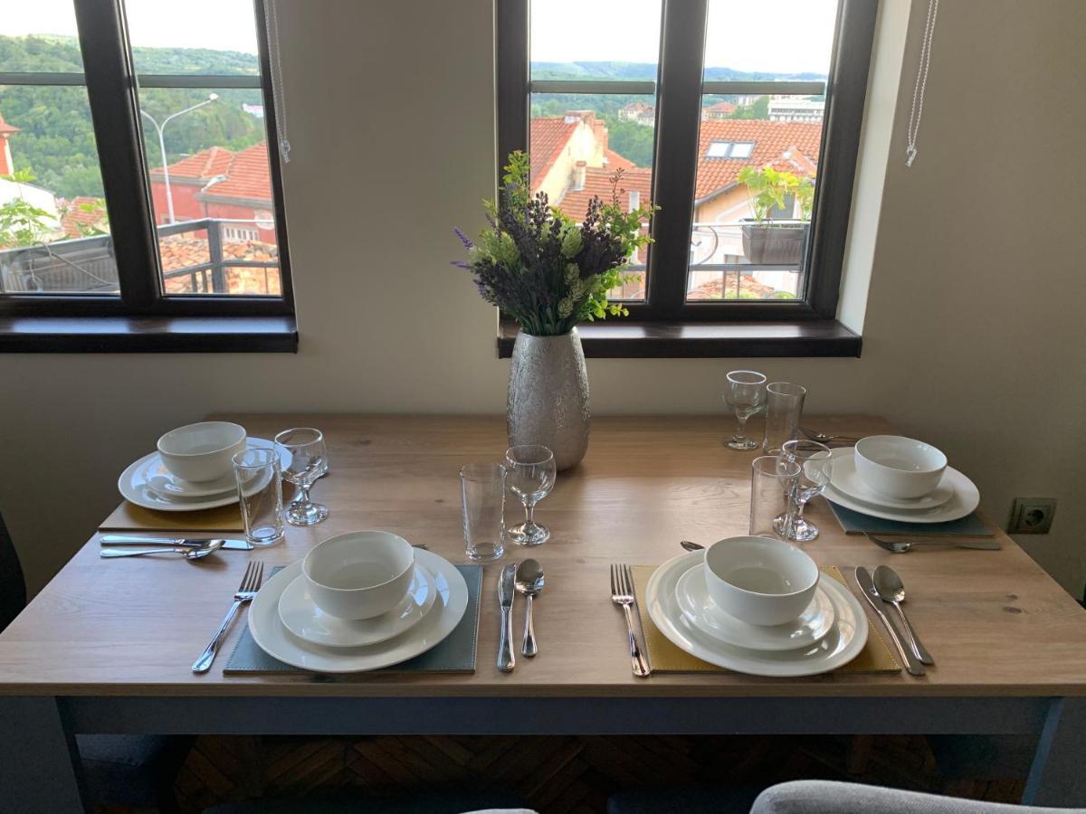 Apartment Zdravets, In The Heart Of The Old City Veliko Turnovo Bagian luar foto