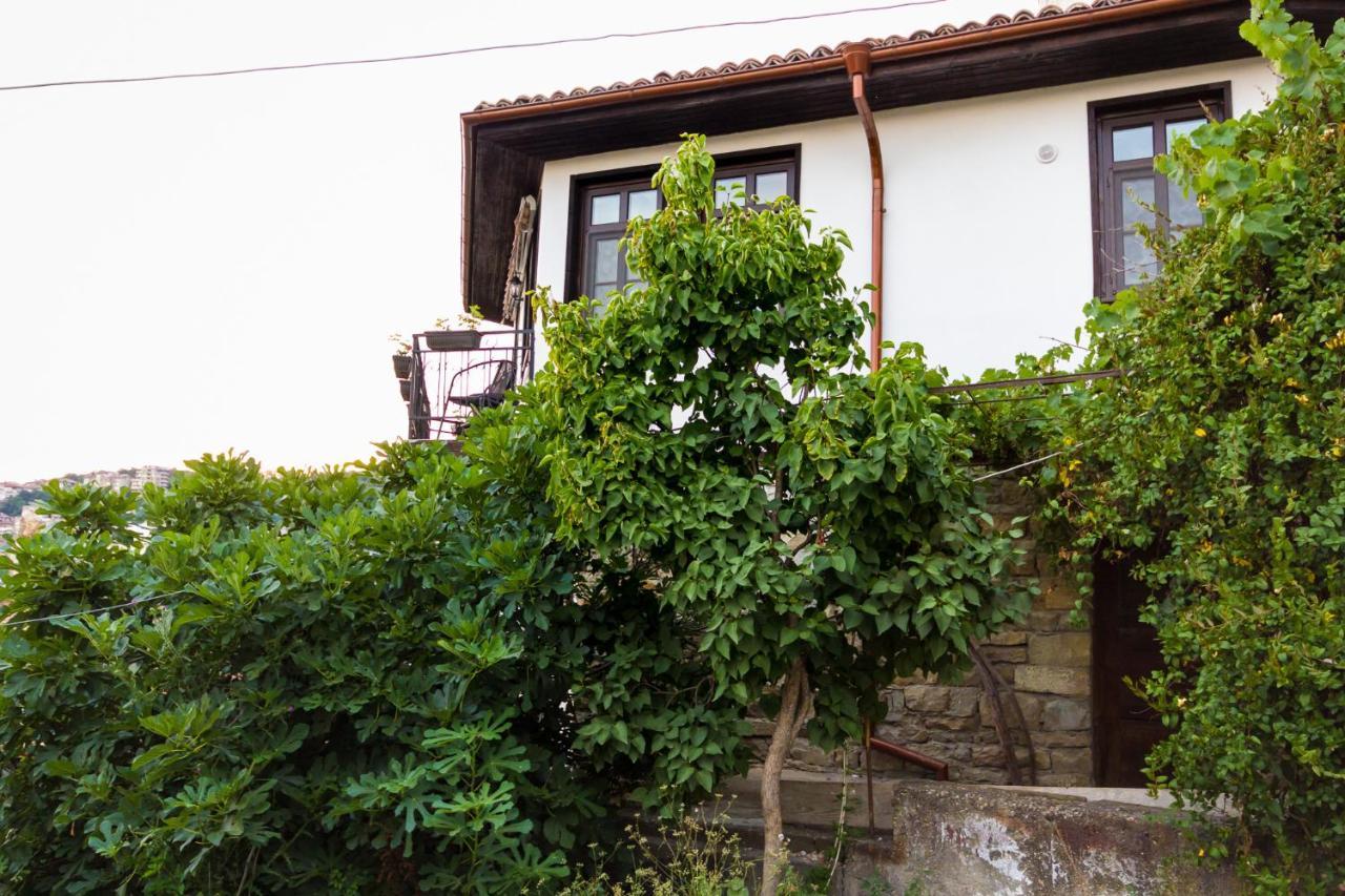 Apartment Zdravets, In The Heart Of The Old City Veliko Turnovo Bagian luar foto