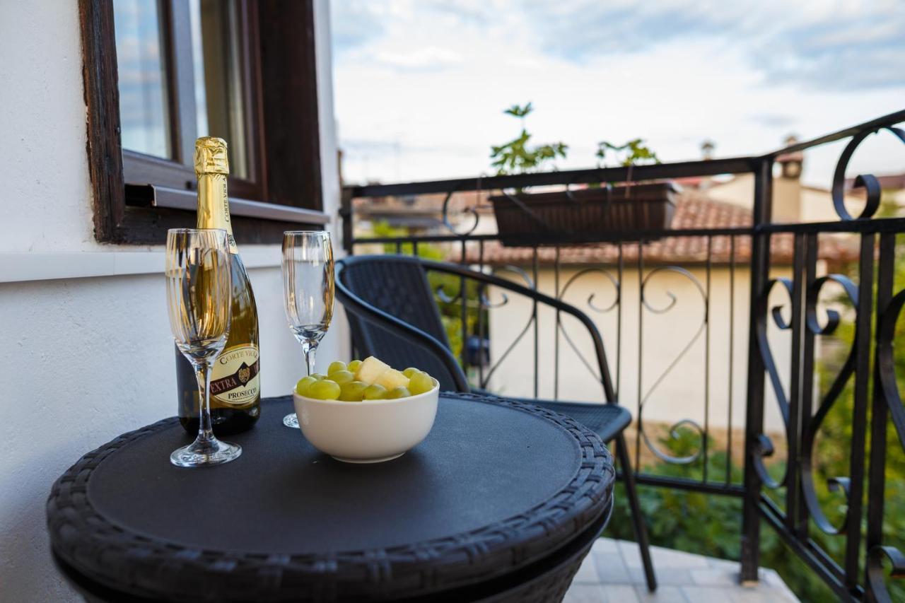 Apartment Zdravets, In The Heart Of The Old City Veliko Turnovo Bagian luar foto