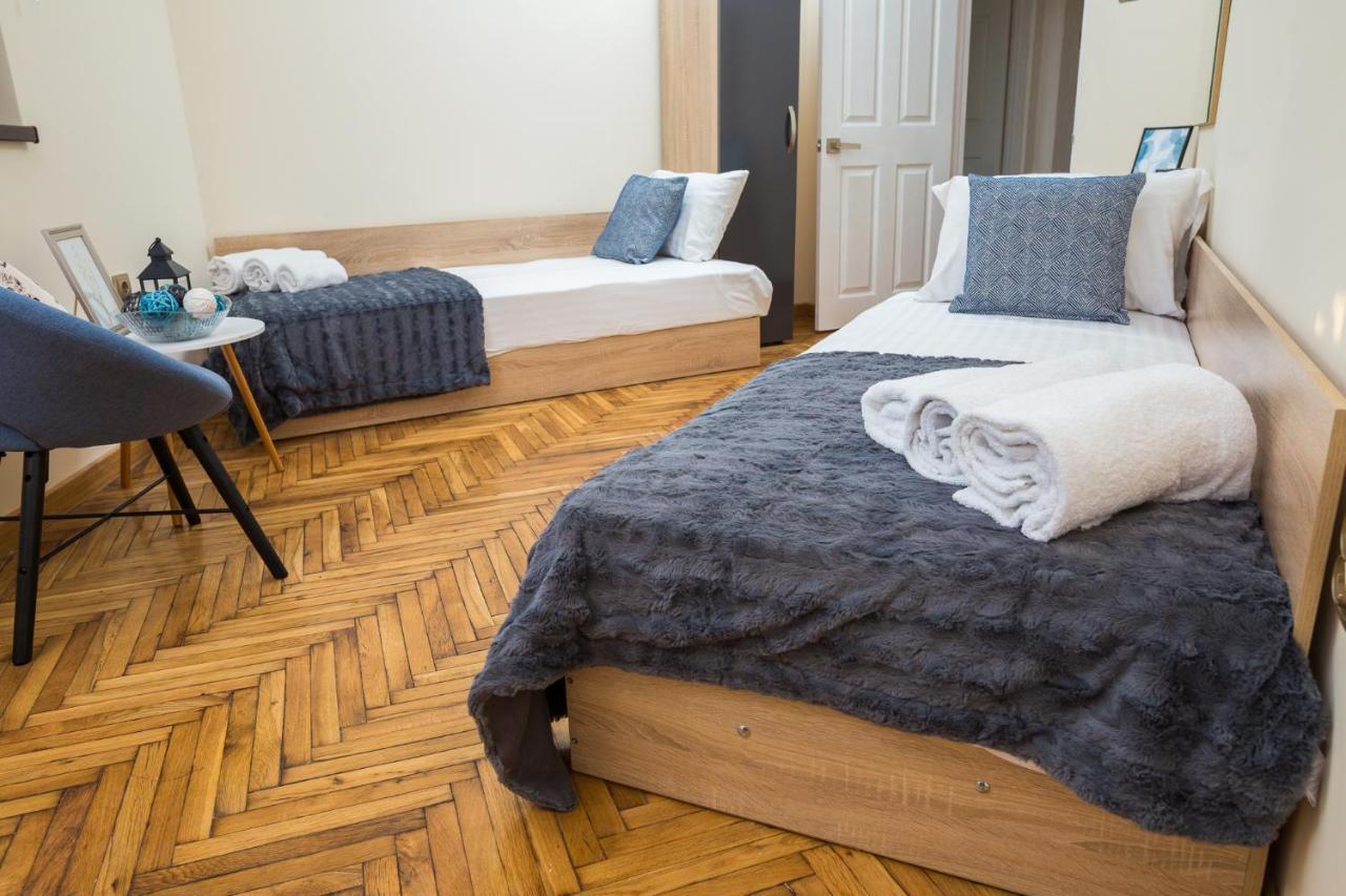 Apartment Zdravets, In The Heart Of The Old City Veliko Turnovo Bagian luar foto